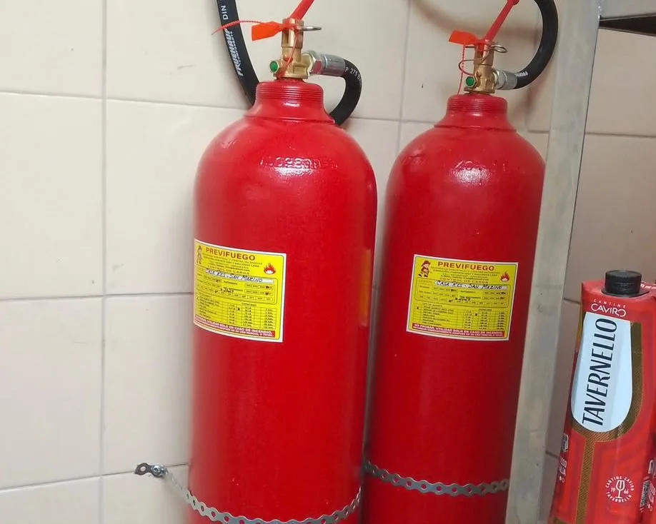 Dos cilindros CO₂ PREVIFUEGO sistema doble